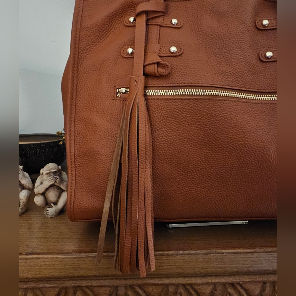 Classic Tan Leather Tote Bag with Tassel - Picture 2 of 16